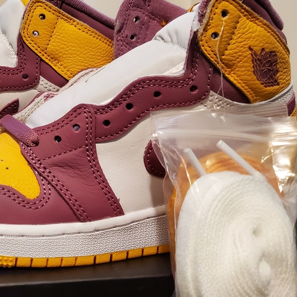 Air Jordan 1 High OG “Brotherhood” Size: 5Y = 6.5 WMNS - Picture 11 of 14